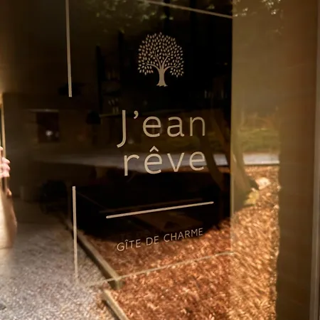 Nyaraló J Ean Reve
